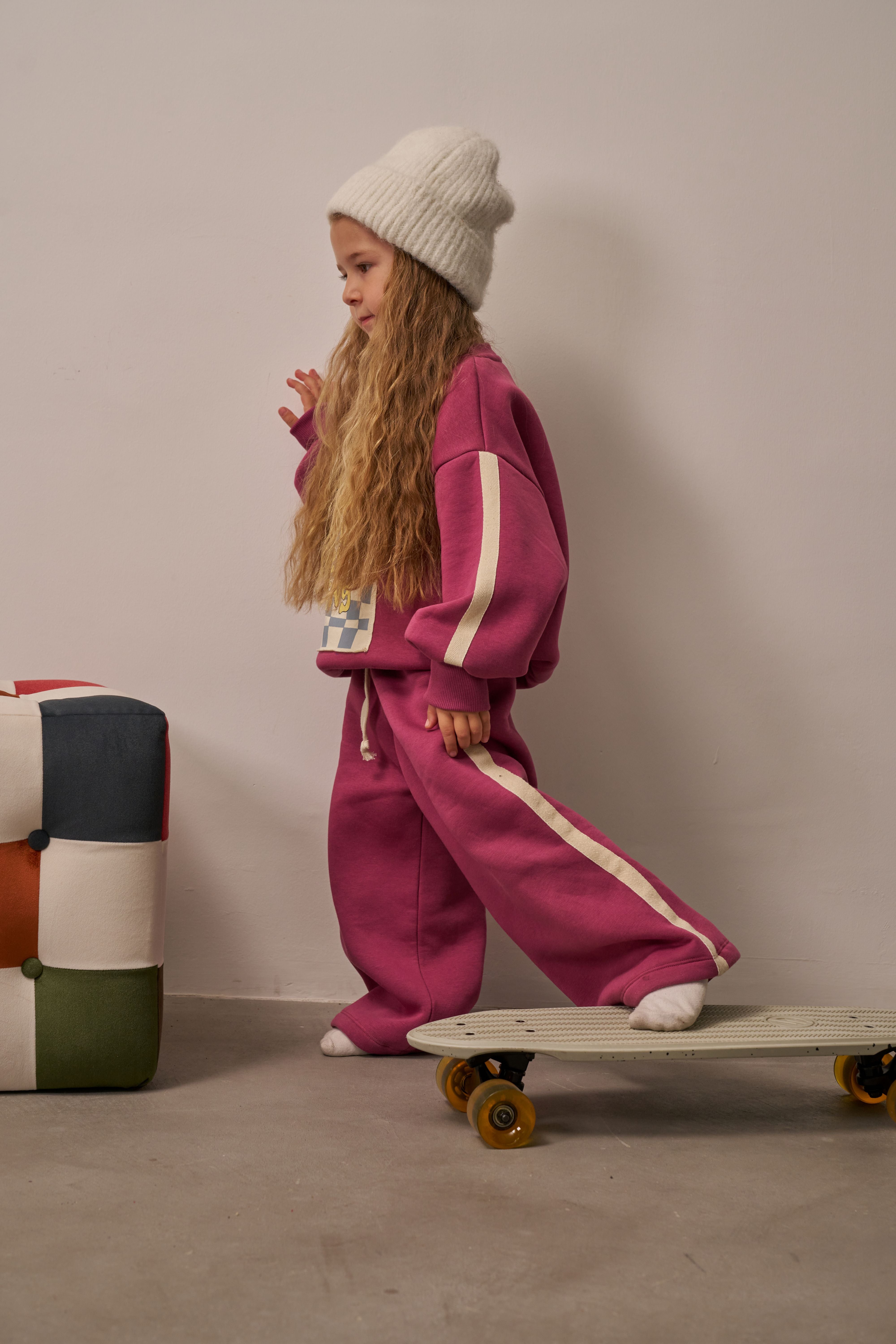 Cotton two-piece set in bold pink with motivational text sweatshirt.