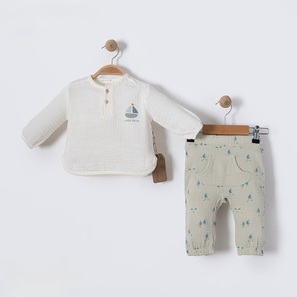 Muslin baby outfit with sailboat top and printed pants
