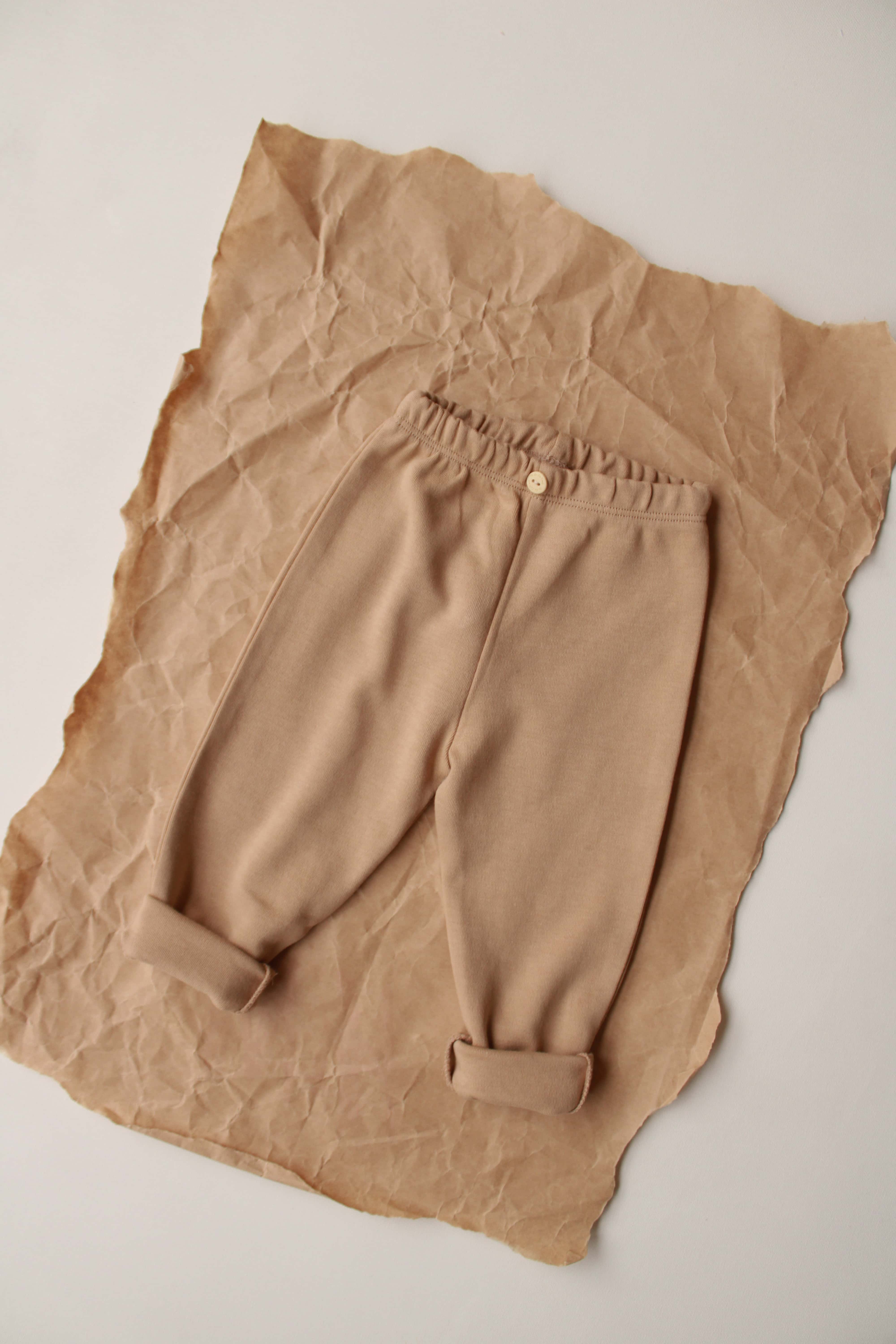 Unisex pineapple design short sleeve and pant baby set, cozy cotton outfit for newborns