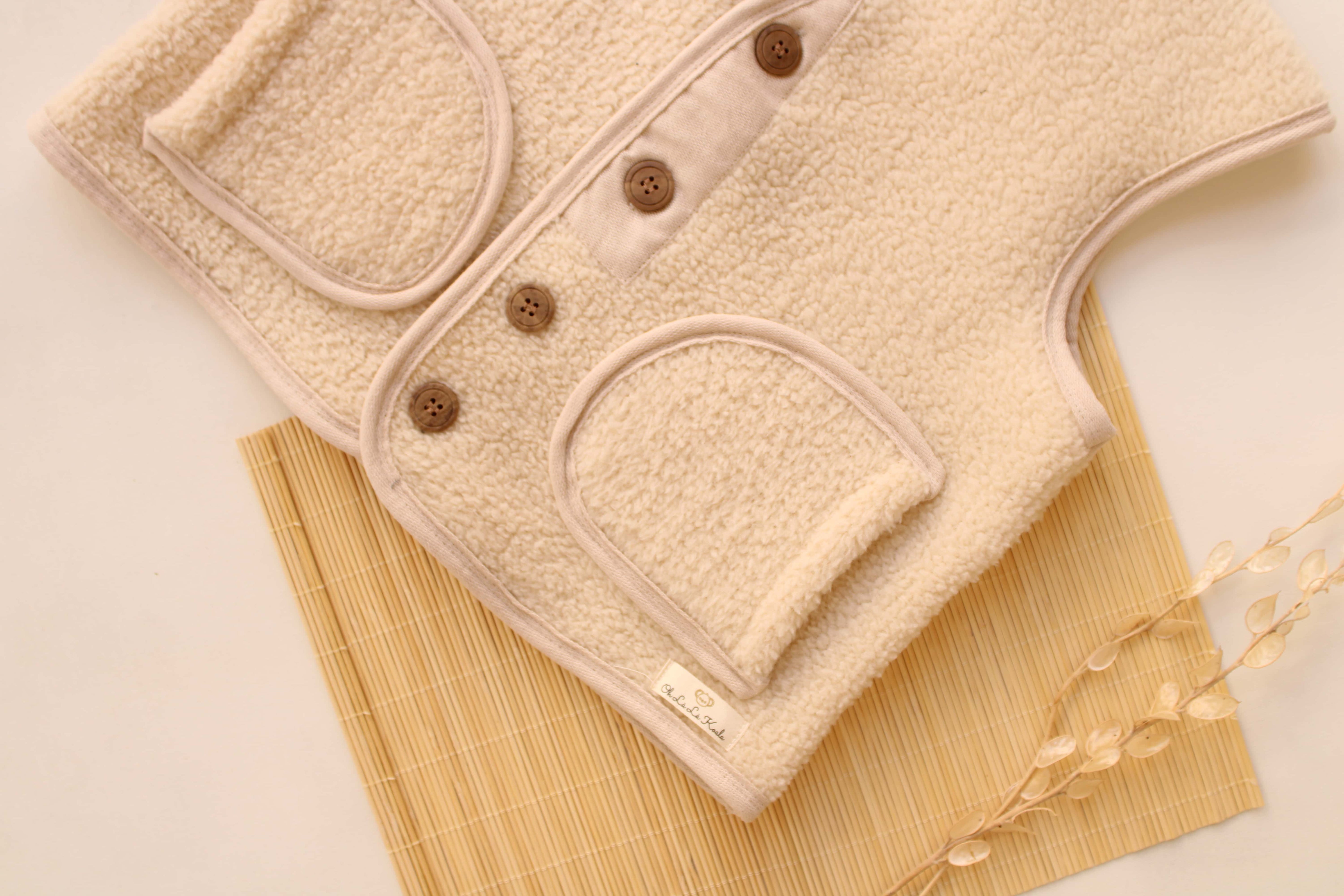 Oversize Cream Vest