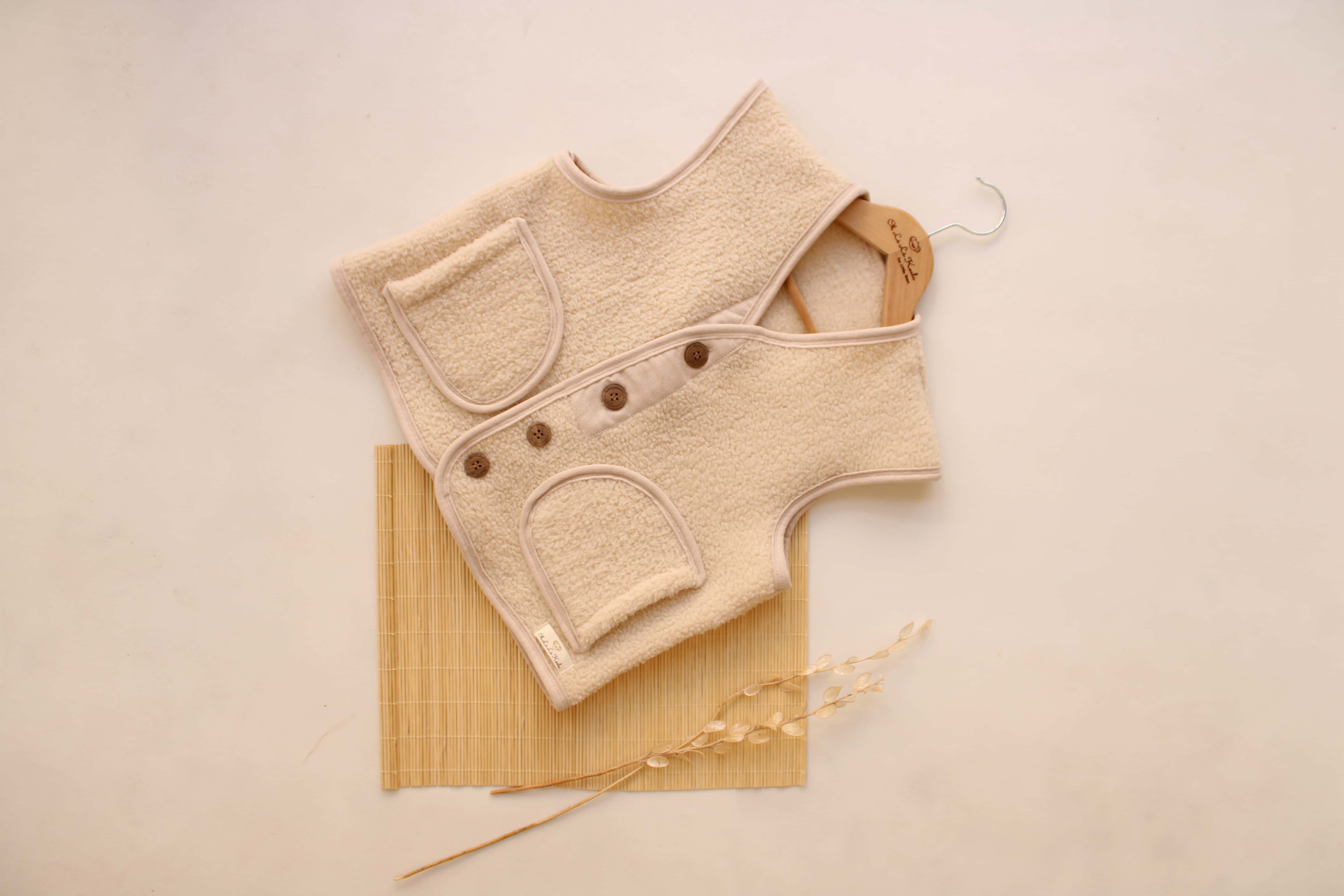 Oversize Cream Vest