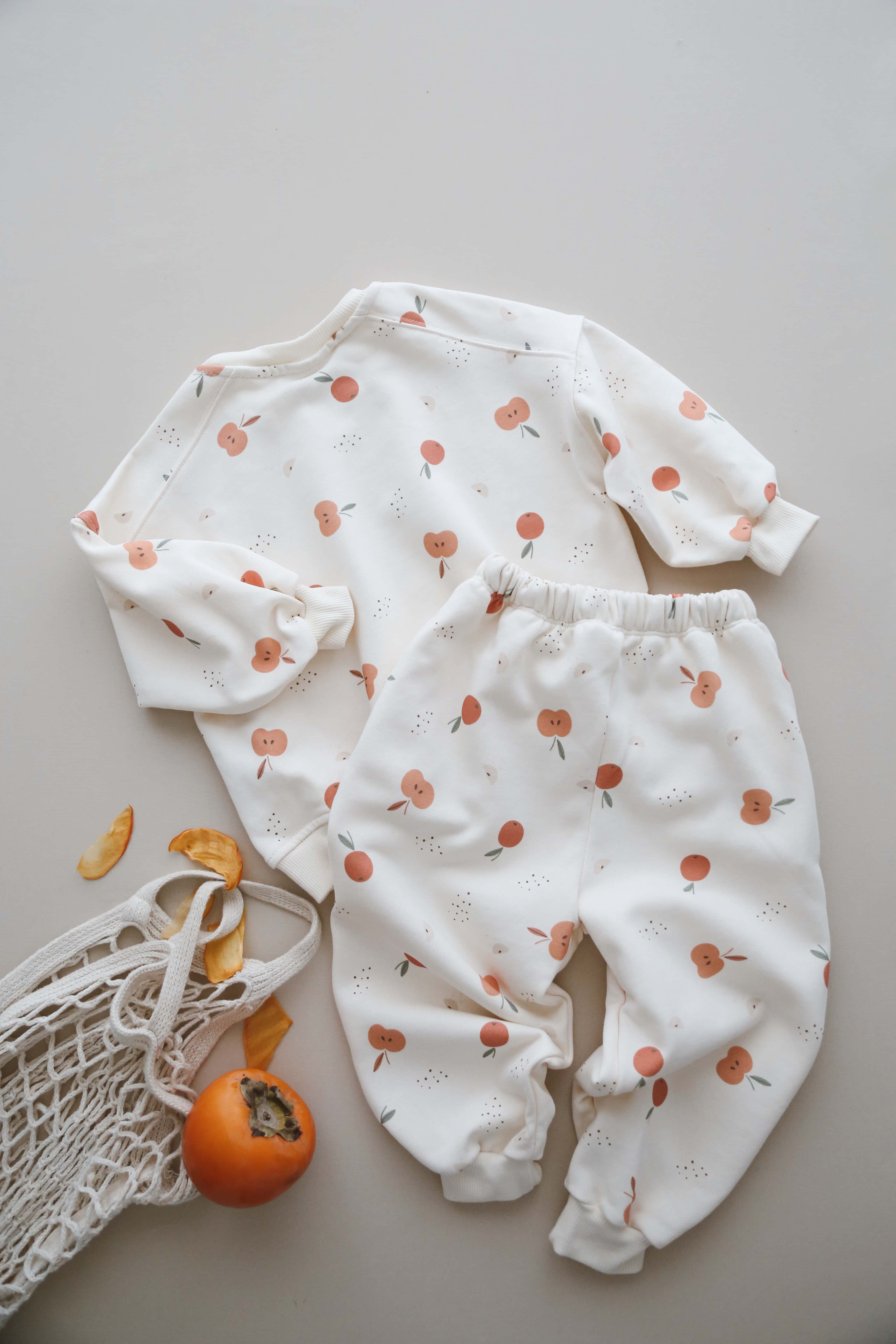 Apple Patterned 2 Piece Set