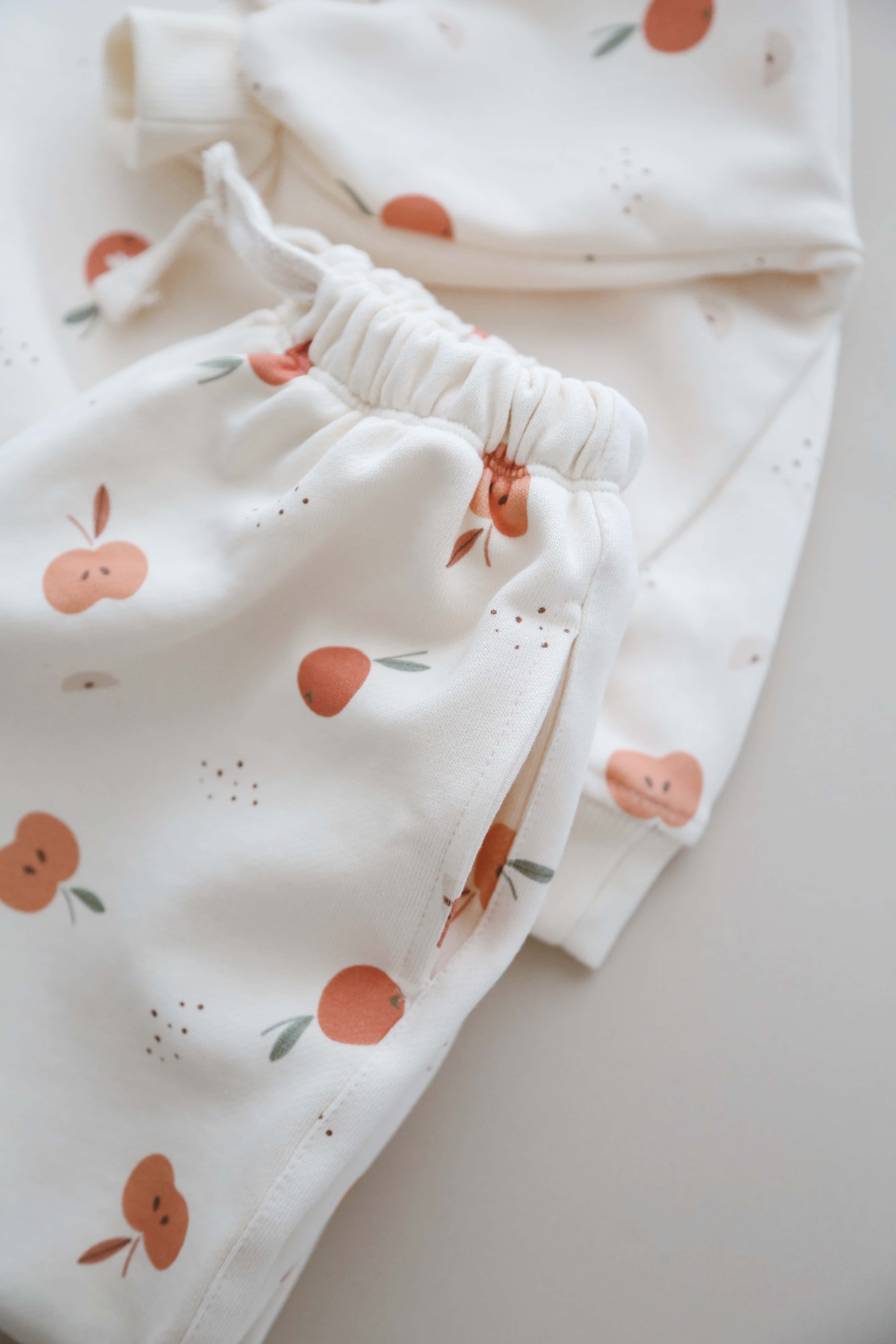 Apple Patterned 2 Piece Set