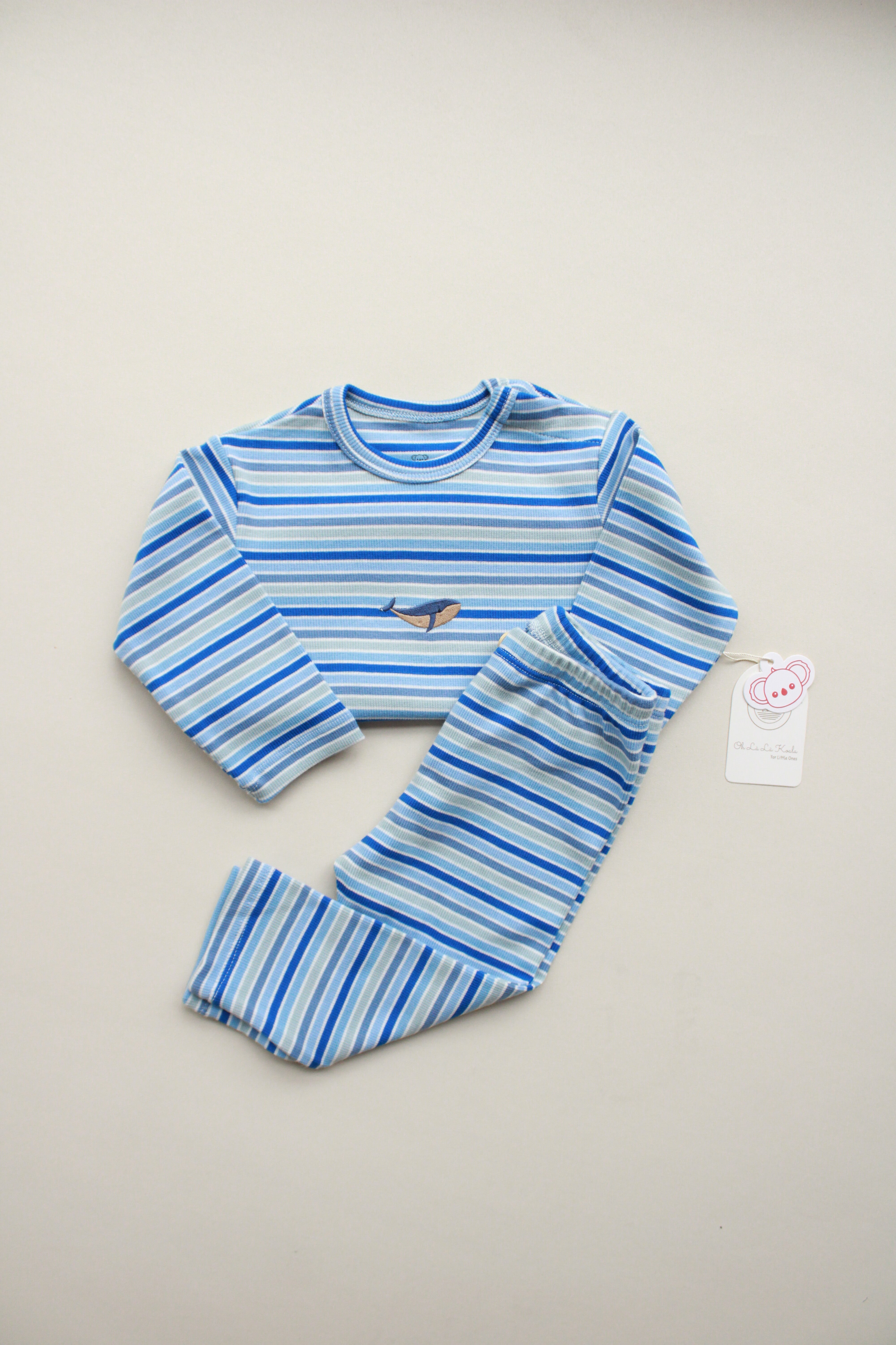 Cotton two-piece baby set featuring a cute whale design