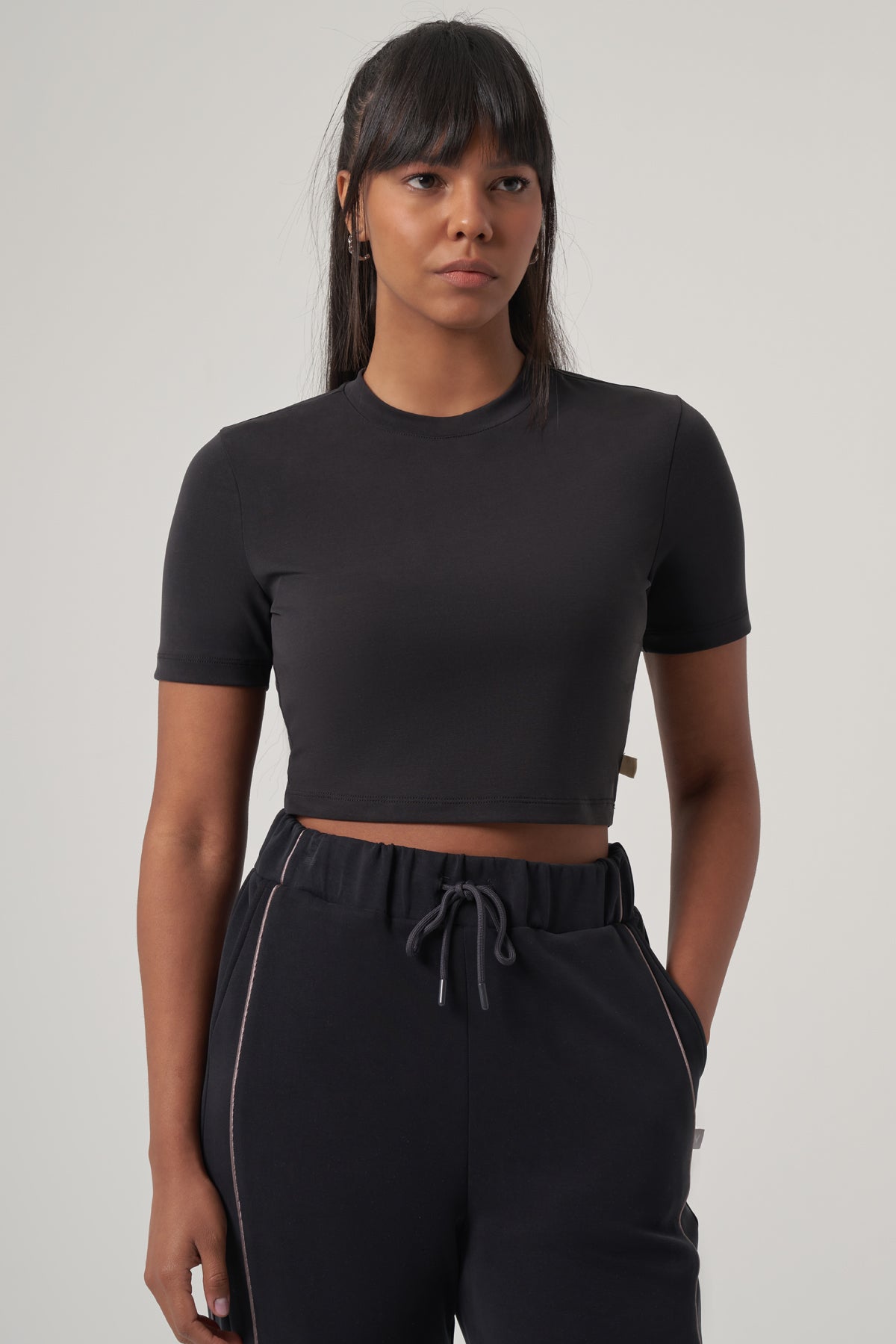Niken Modal Cropped T-Shirt – Black