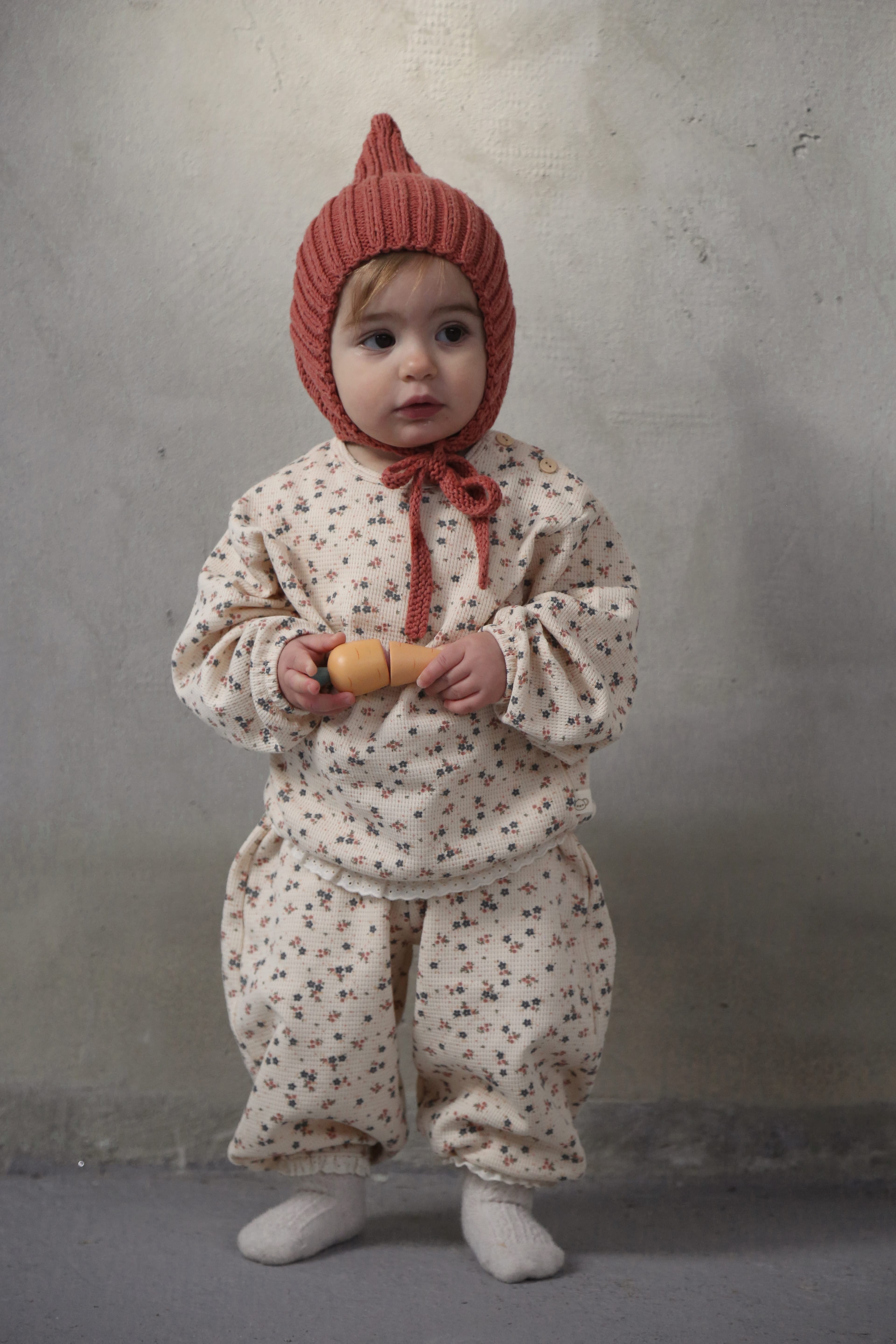 Waffle meadow baby set in soft cotton, cozy two-piece outfit for infants