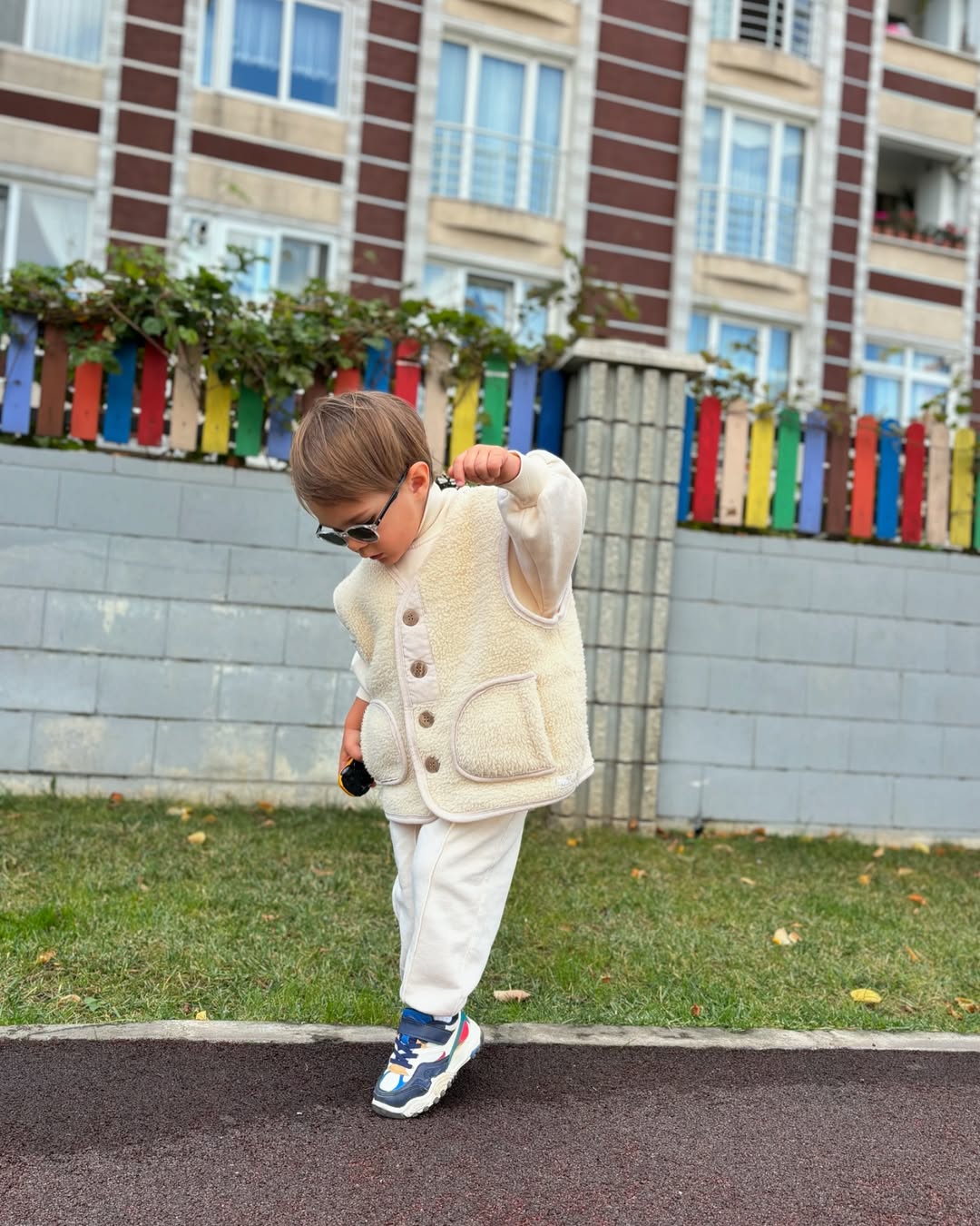 Oversize Cream Vest