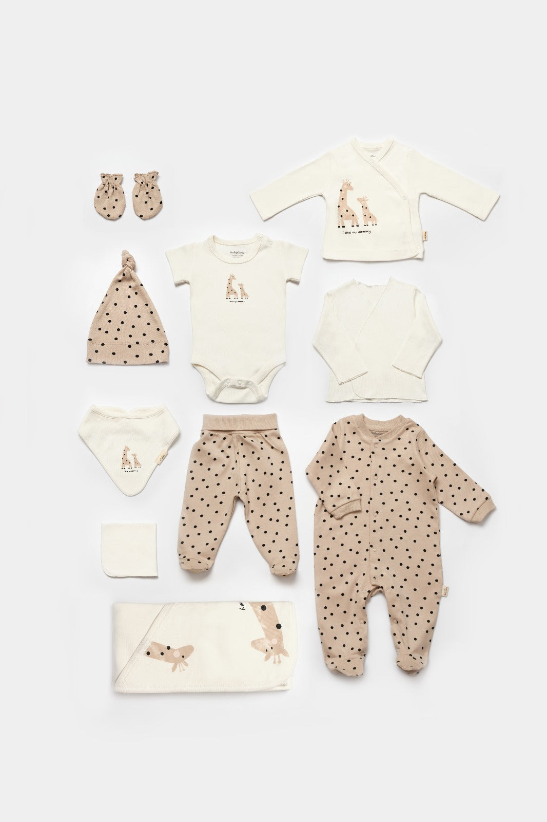 Newborn giraffe print 10-piece beige and cream baby clothing set