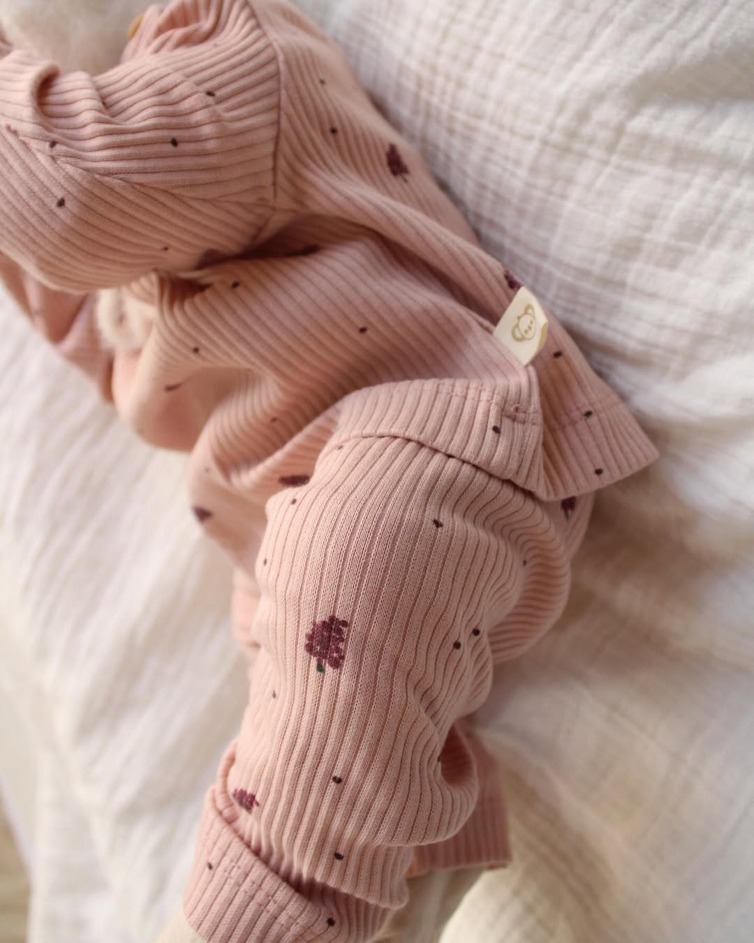 Unisex grape 2 piece outfit for babies, lightweight cotton clothing essentials for summer.