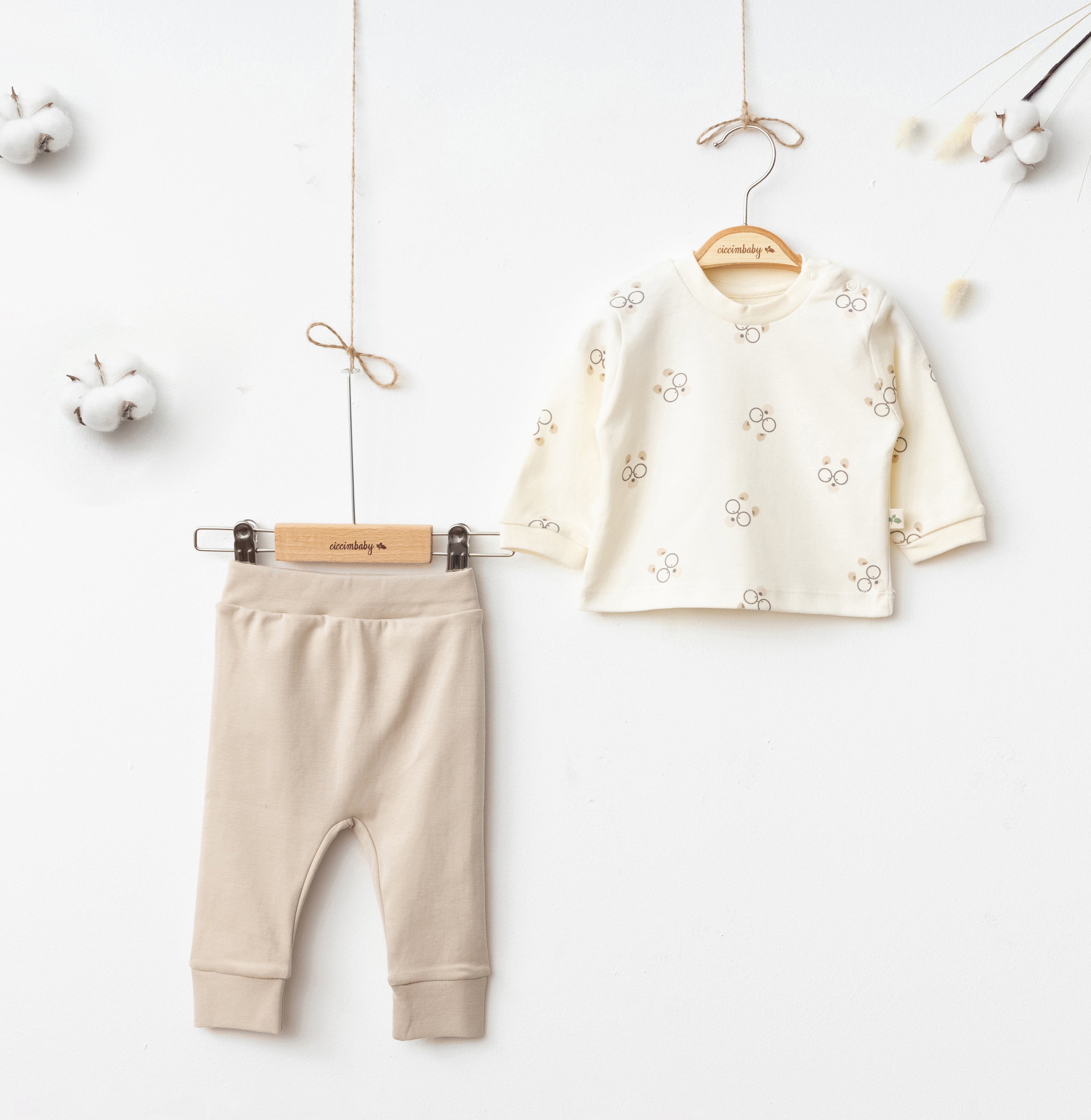 Teddy 2 piece brown baby set, cozy organic cotton outfit perfect for newborn gift or daily wear.