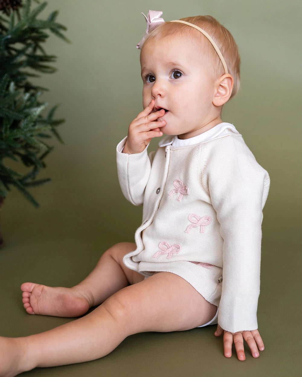Classic baby knit cardigan with embroidered bows for girls