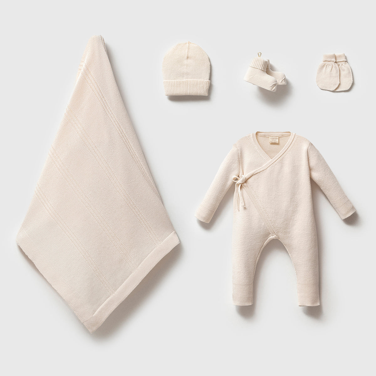 Cream Organic Newborn Set – 5 Pieces