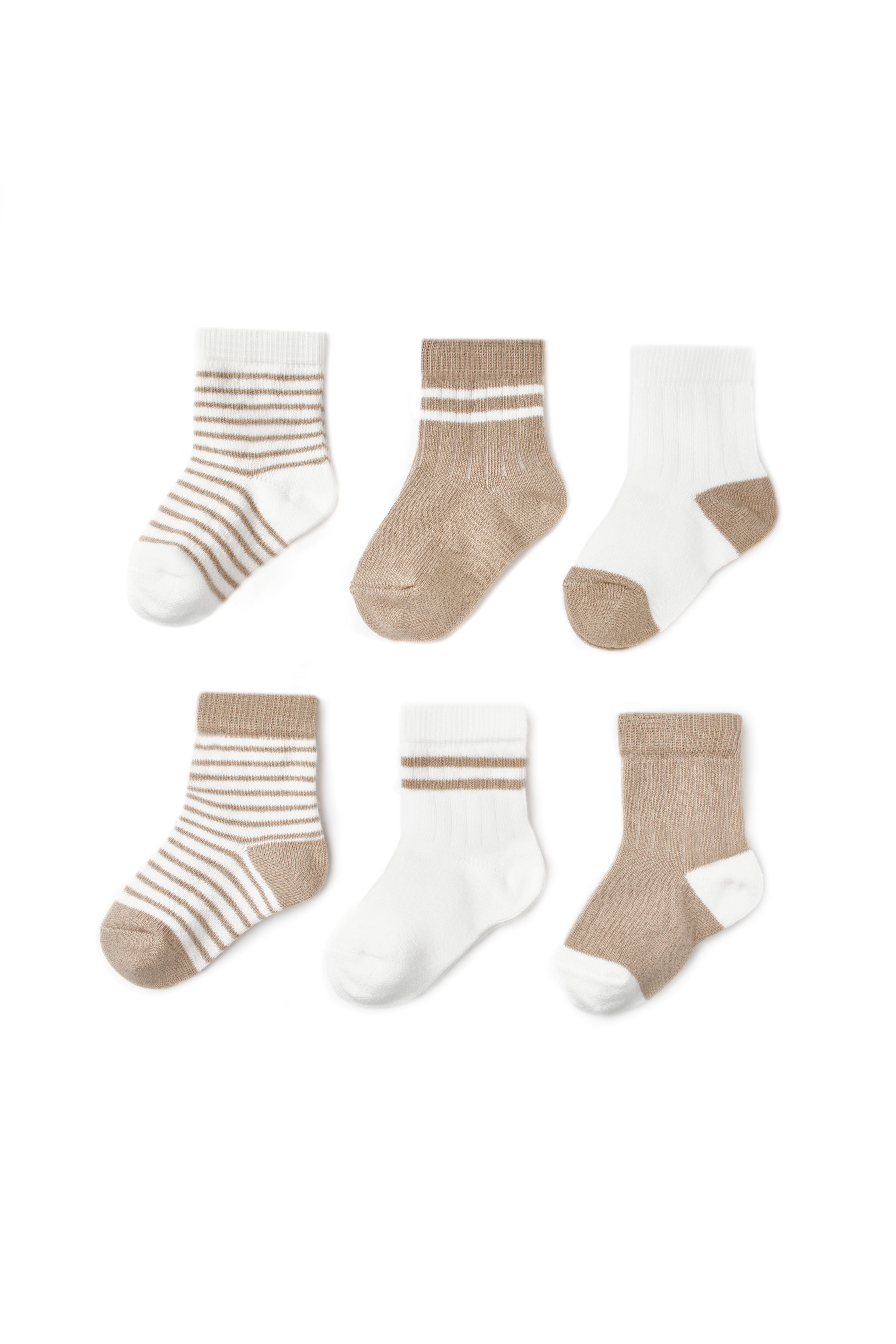 Neutral baby sock set with beige and white pairs