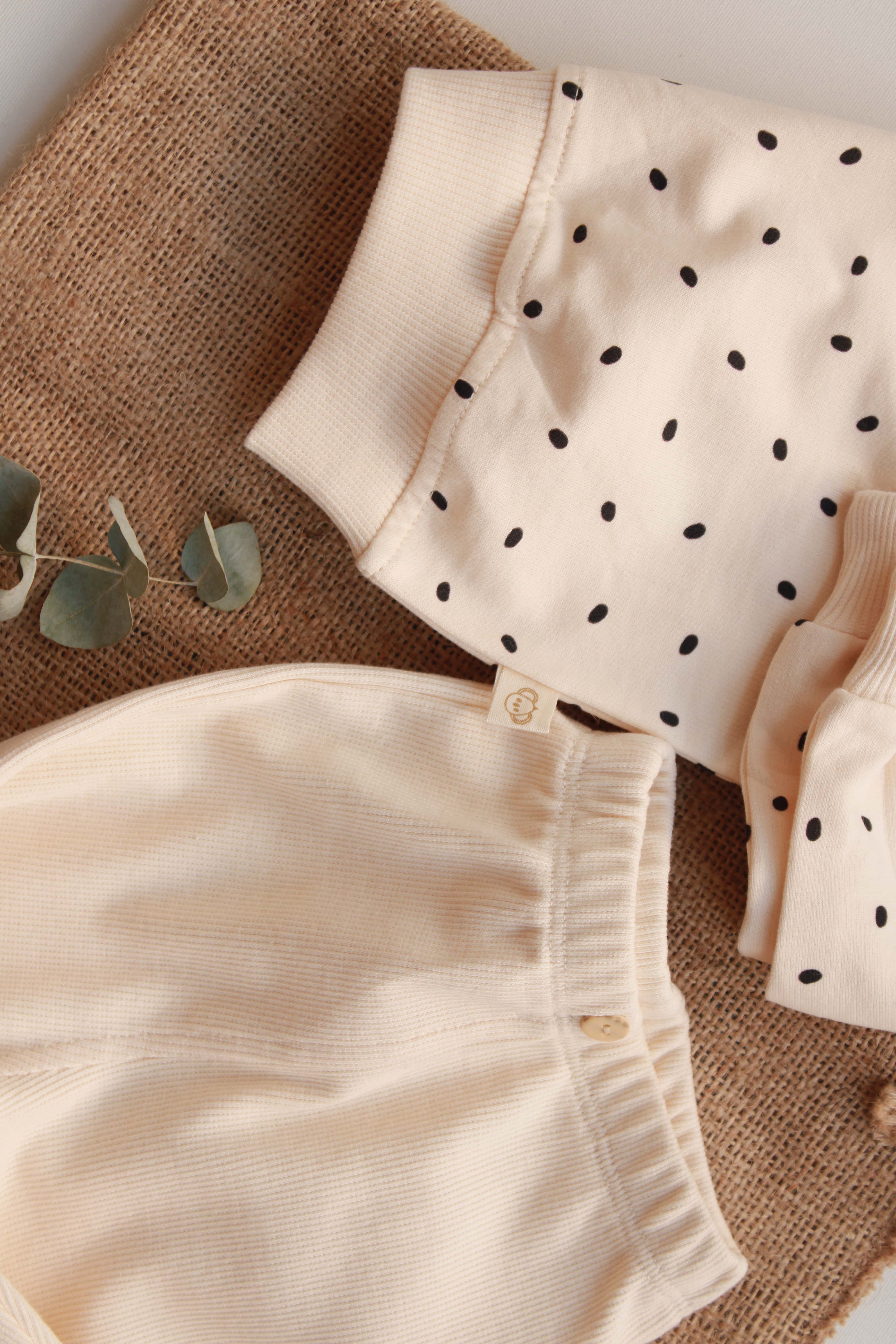 Beige polka dot baby lounge set with sweatshirt and elastic pants