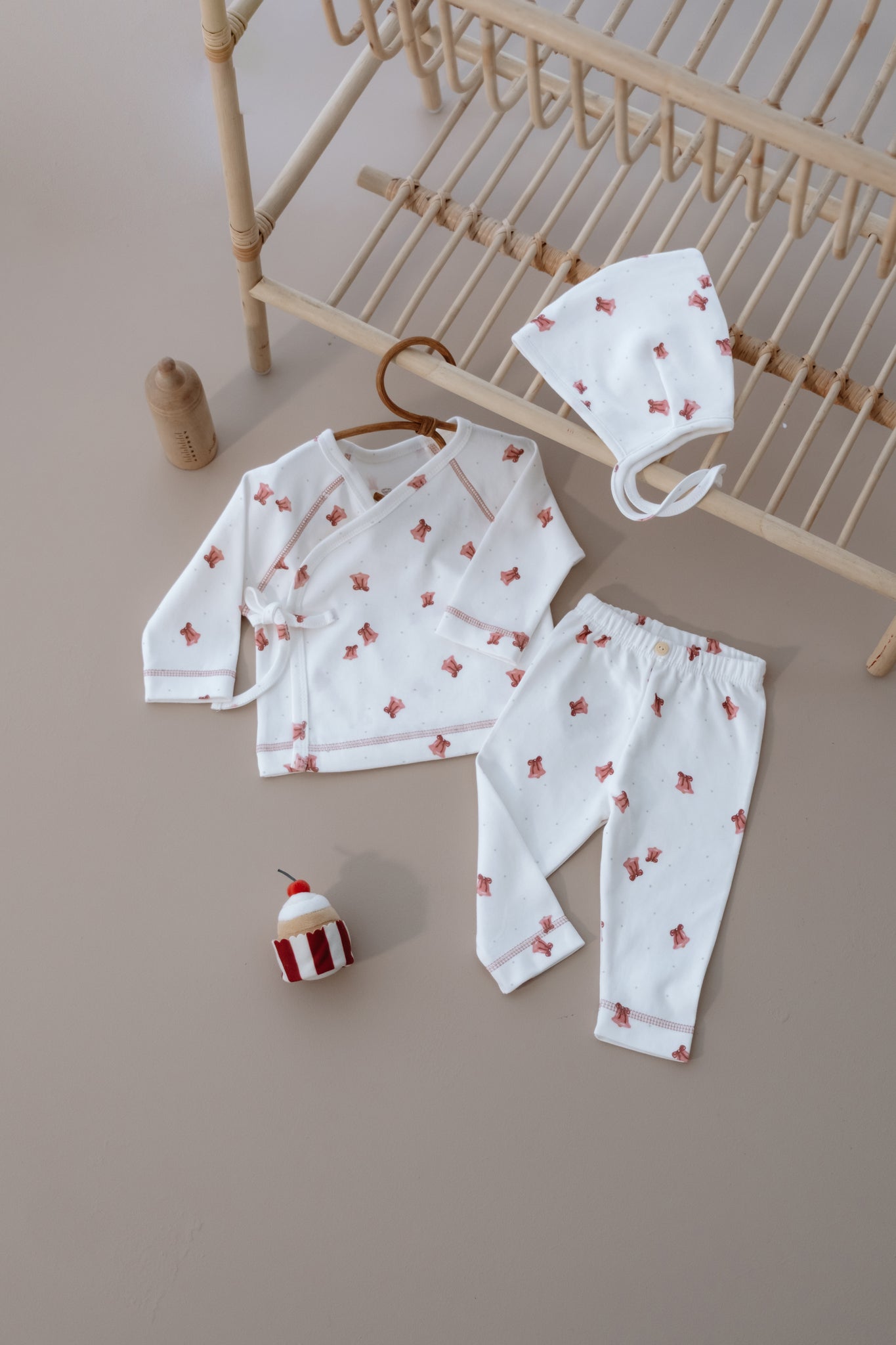 Baby bow print wrap top and pants set