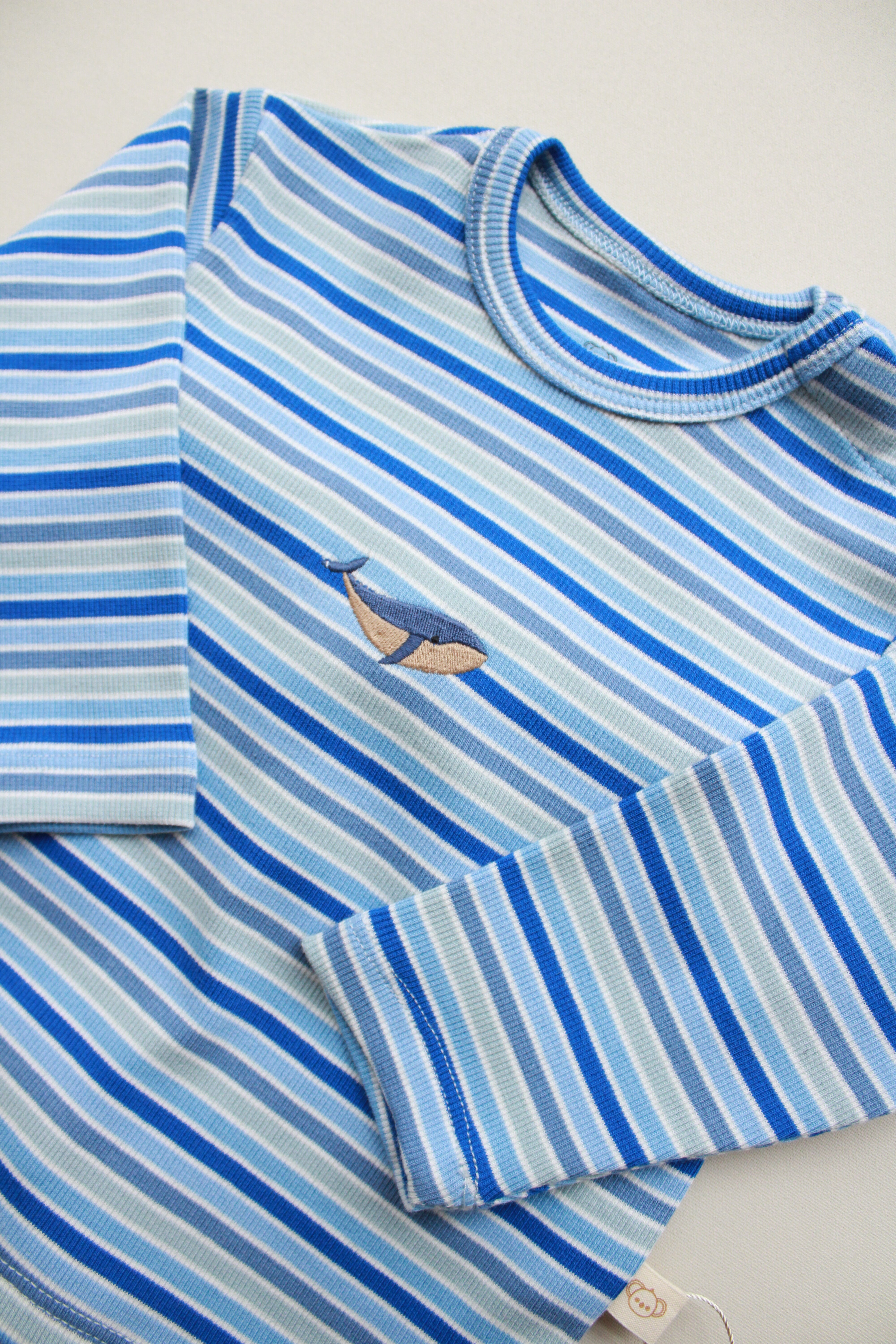 Blue whale print baby loungewear made in Turkey.