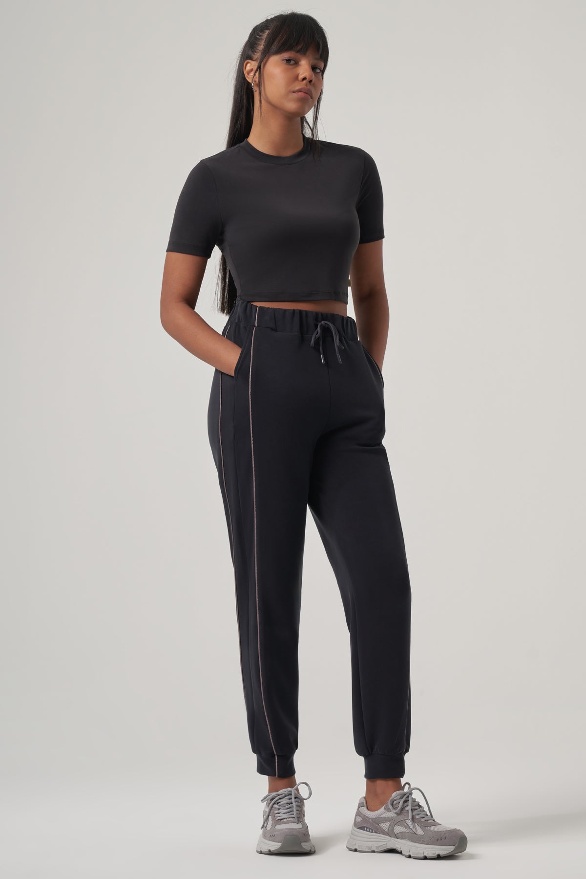 Niken Modal Cropped T-Shirt – Black