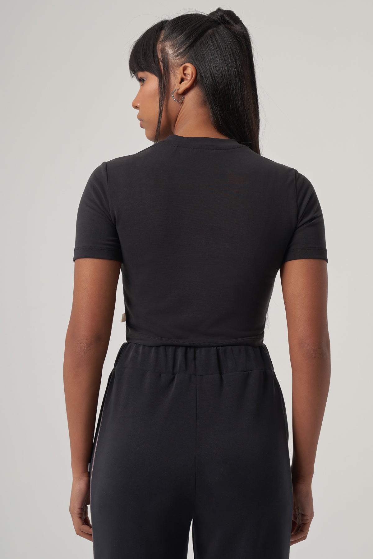 Niken Modal Cropped T-Shirt – Black