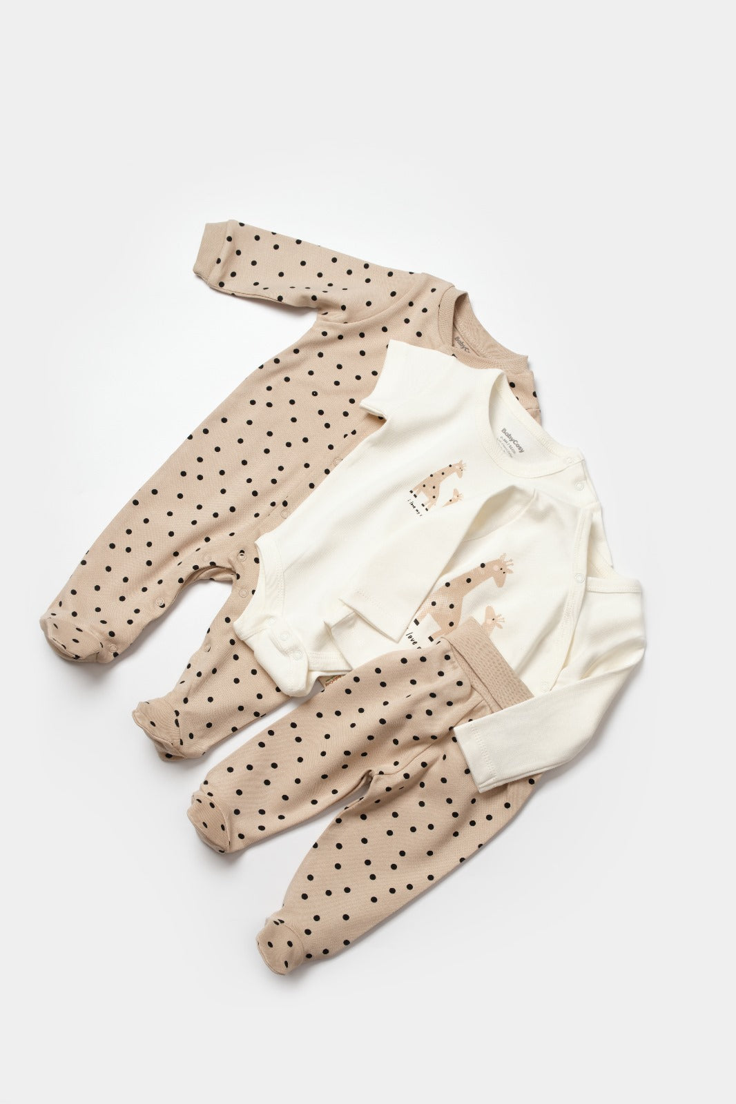 Gender-neutral beige polka-dot baby set made in Turkey