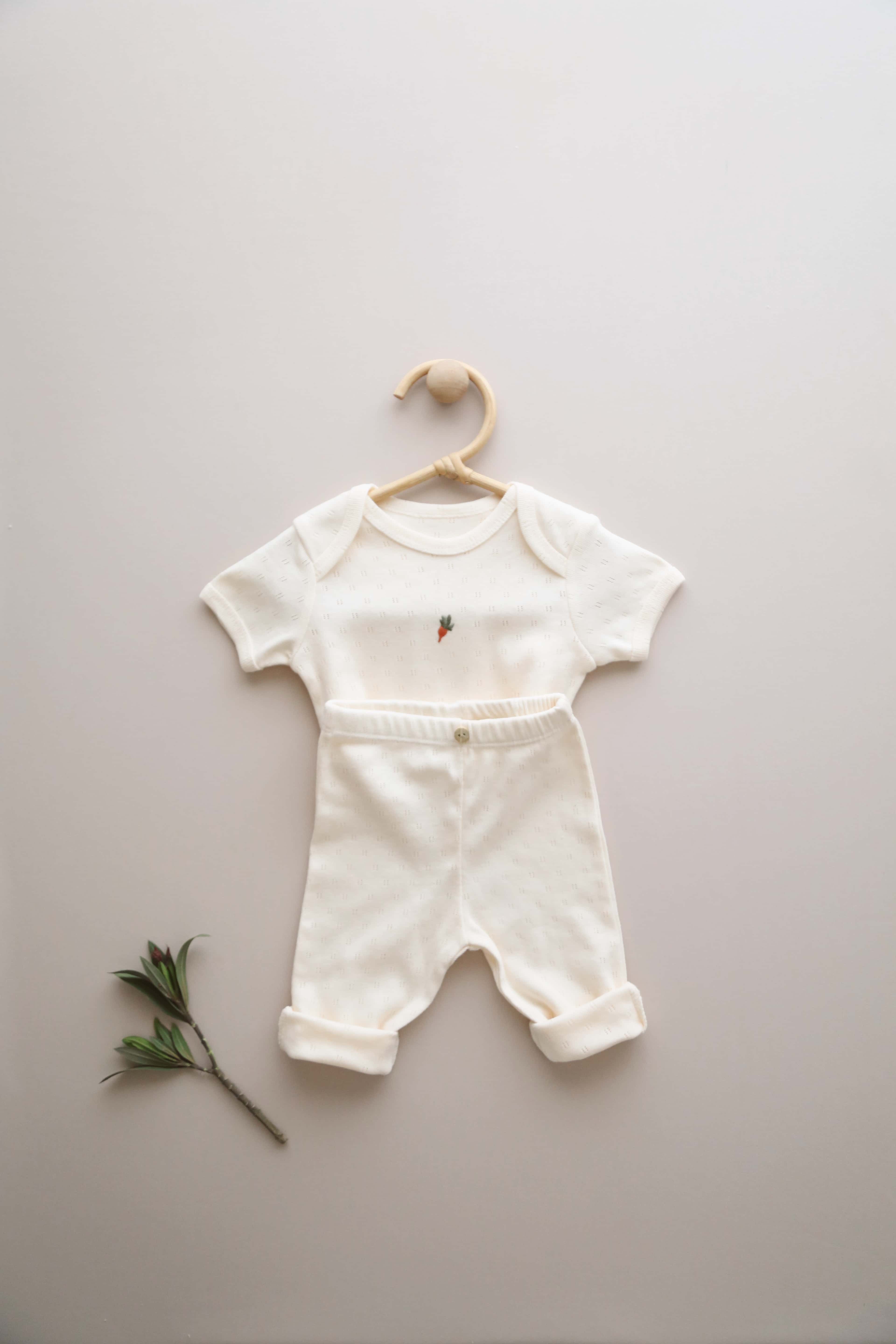 Organic cotton beet print 2 piece baby set, cozy unisex outfit perfect for daily wear.