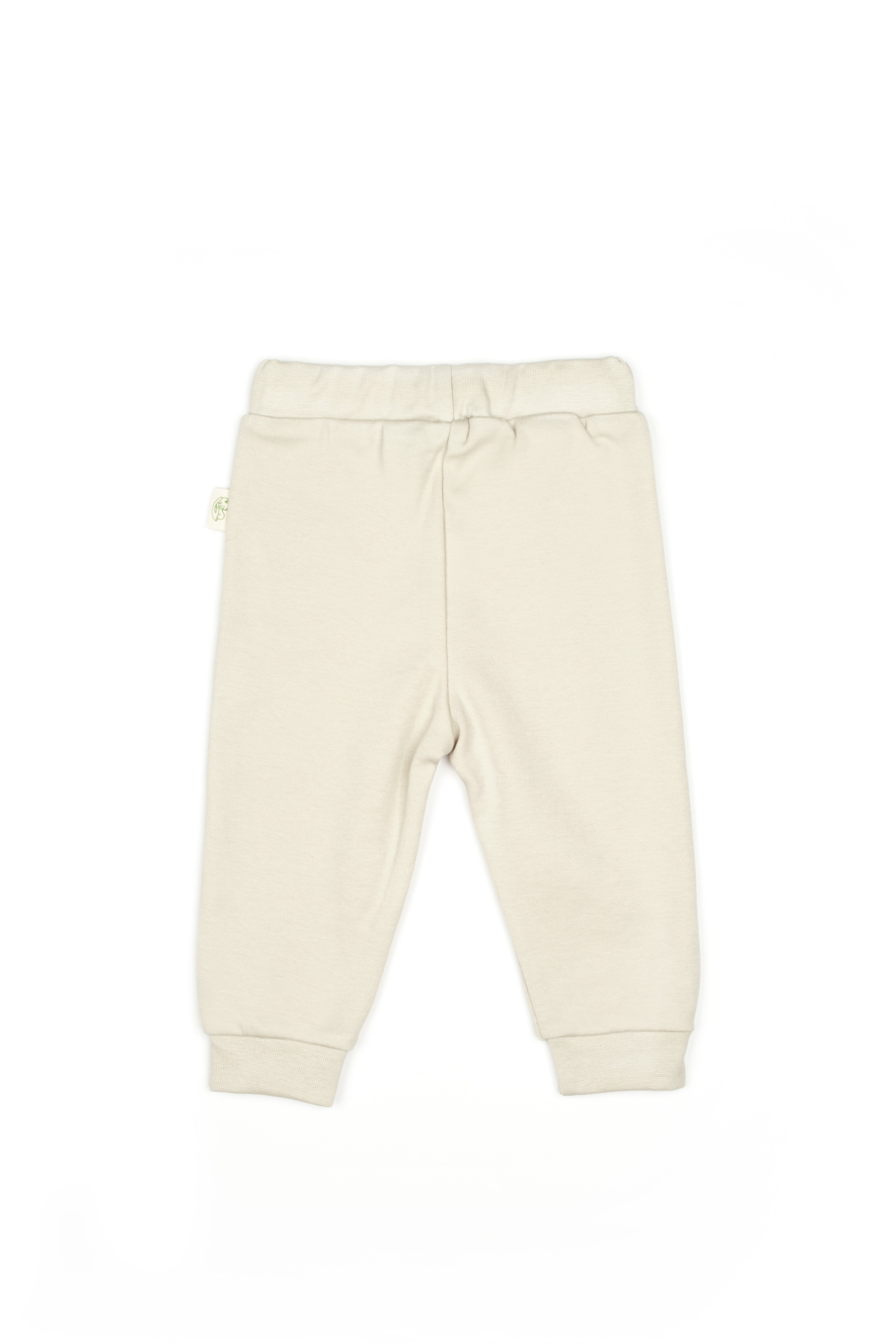 Organic cotton carrot print baby pants, soft breathable outfit for newborns and toddlers.