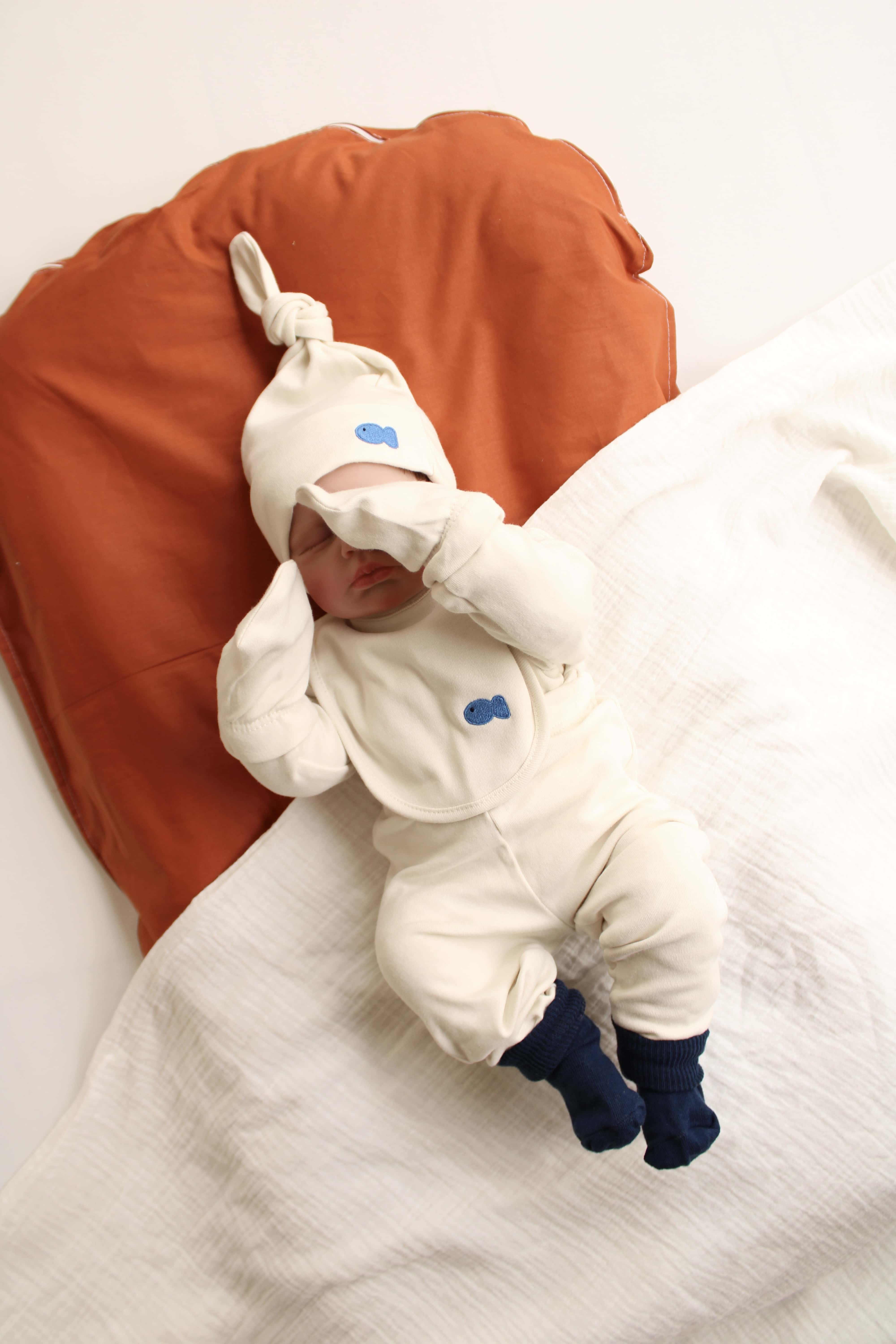 Organic cotton fish print 5 piece baby clothing set, breathable outfit for newborn comfort