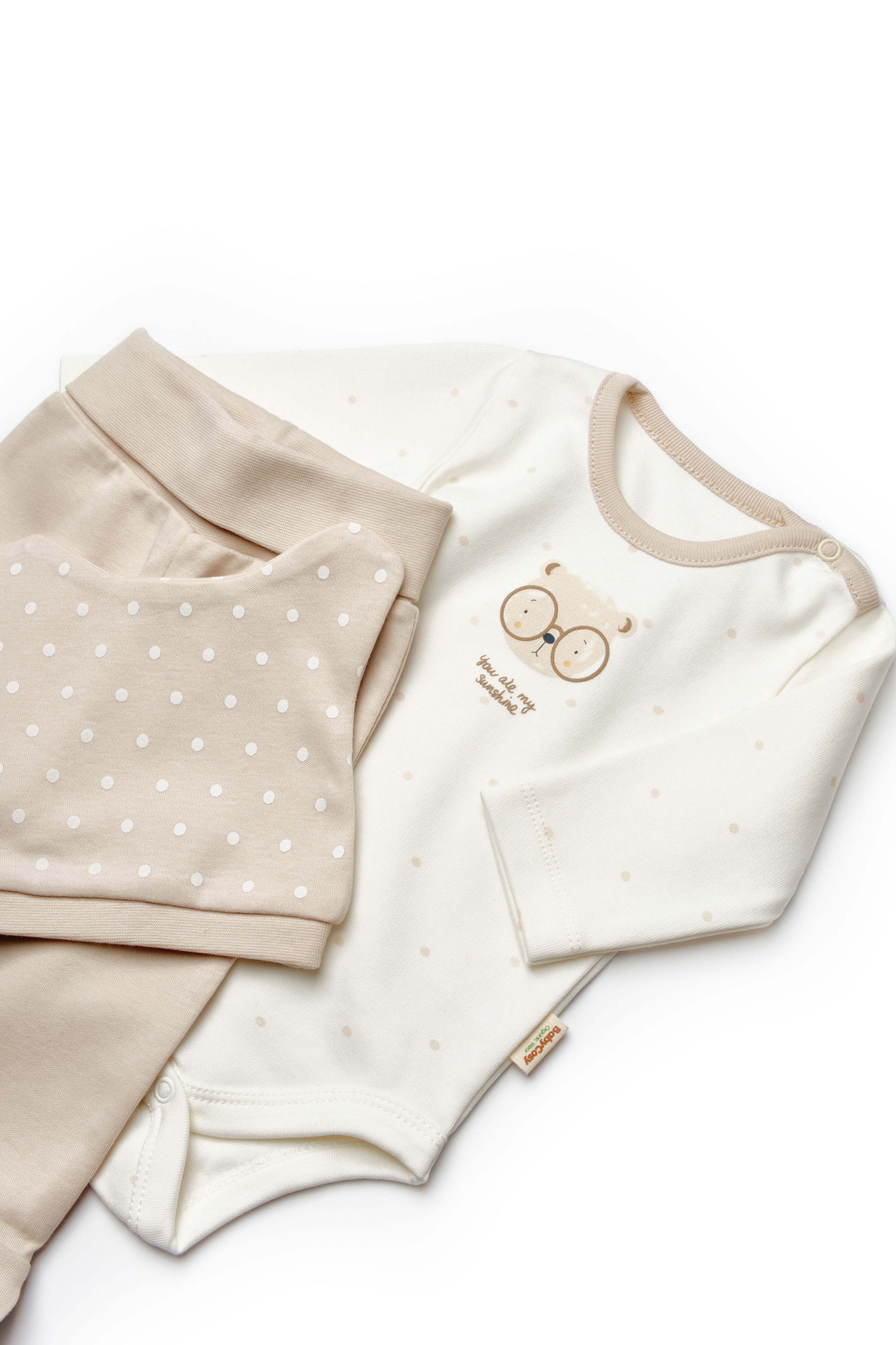 Adorable teddy 3 pcs baby outfit gift set, durable organic cotton clothing for daily wear.